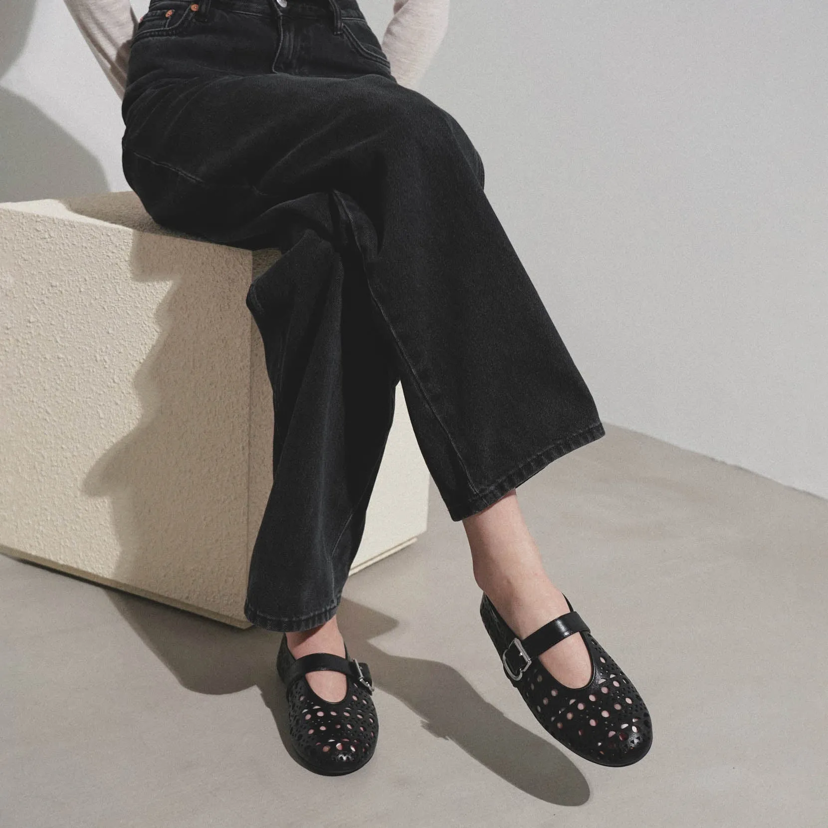 Ballerina black leather ballet flats