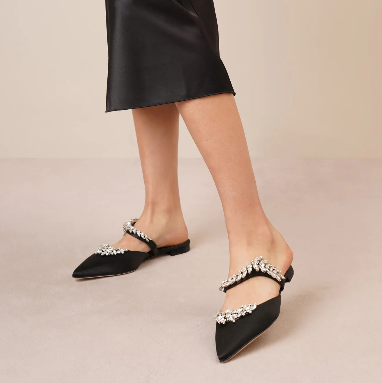 Lurum black satin flats