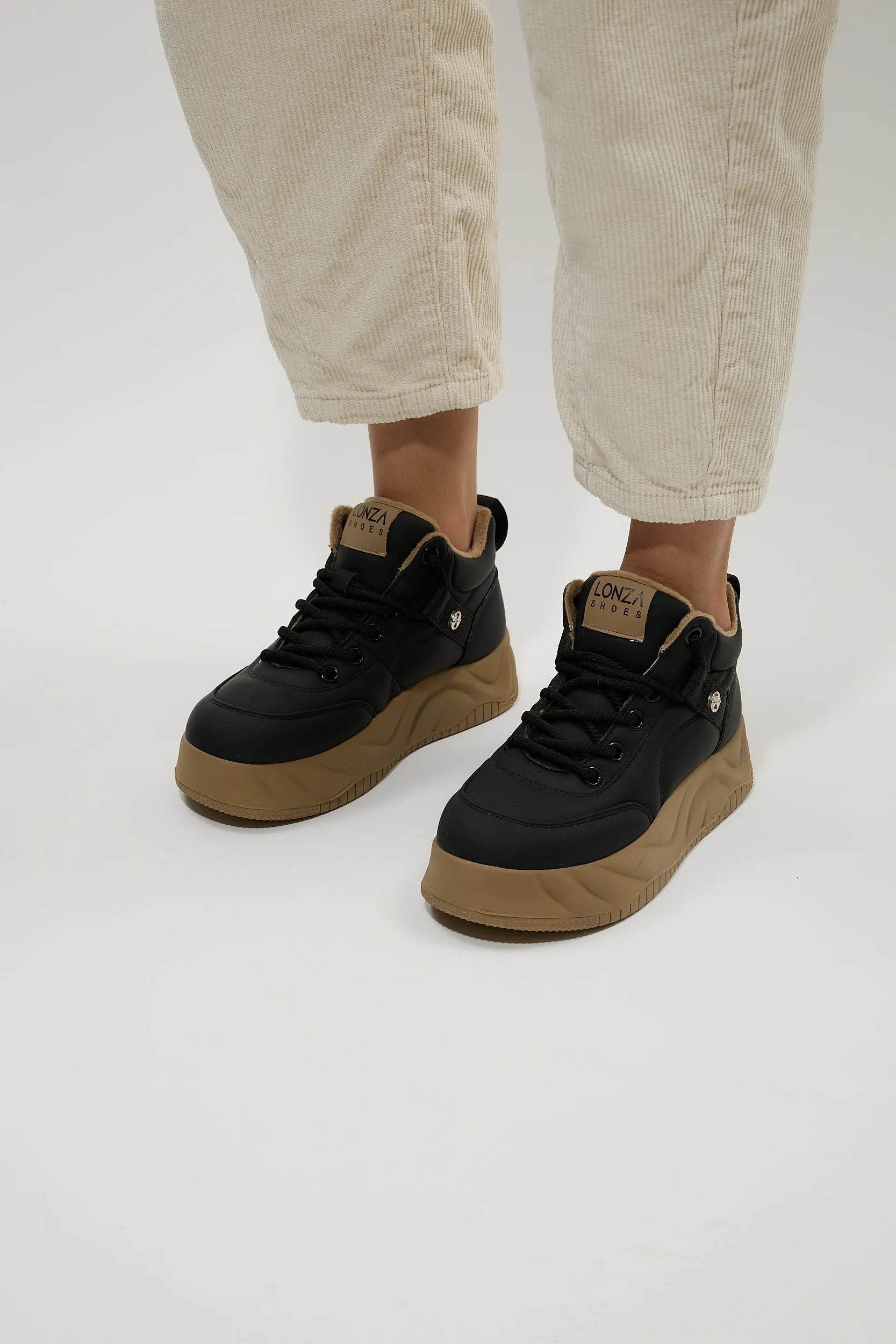 Obelia Black
