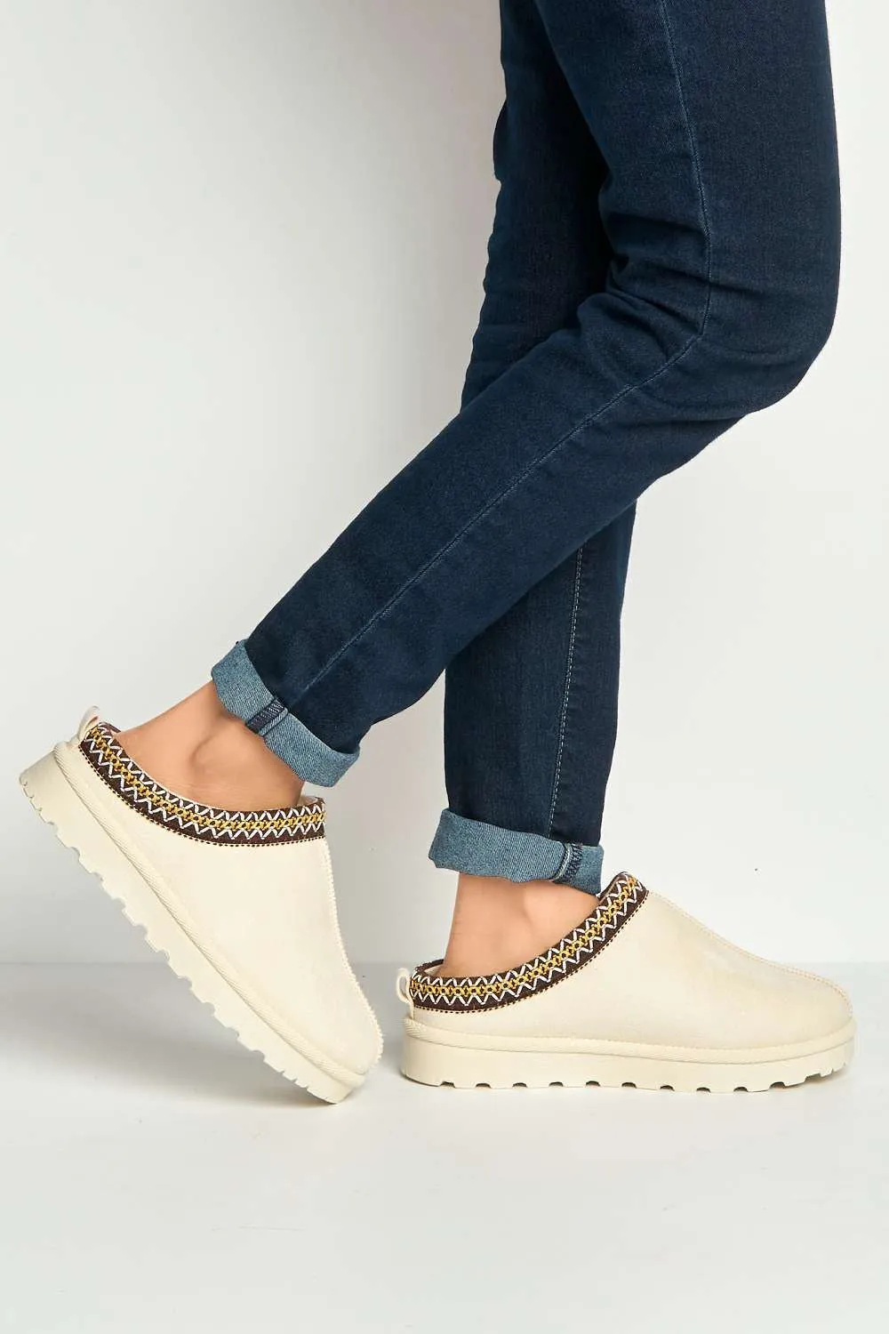 Sigrid Embroidered Faux Fur Lining Slippers in Beige