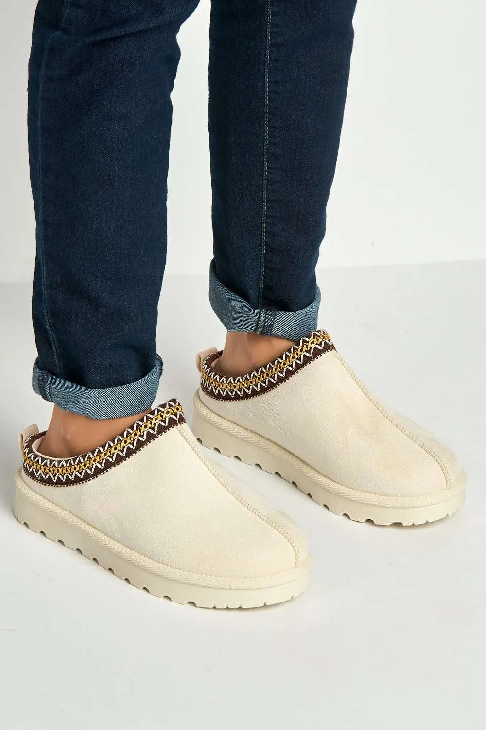 Sigrid Embroidered Faux Fur Lining Slippers in Beige